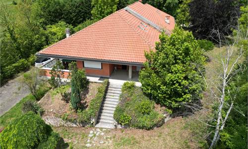 VENDESI VILLA UNI / BI / TRIFAMILIARE A PAVAROLO